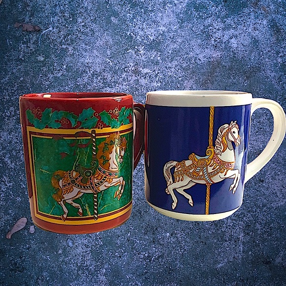 Set of 2 vintage carousel mugs - Picture 1 of 3